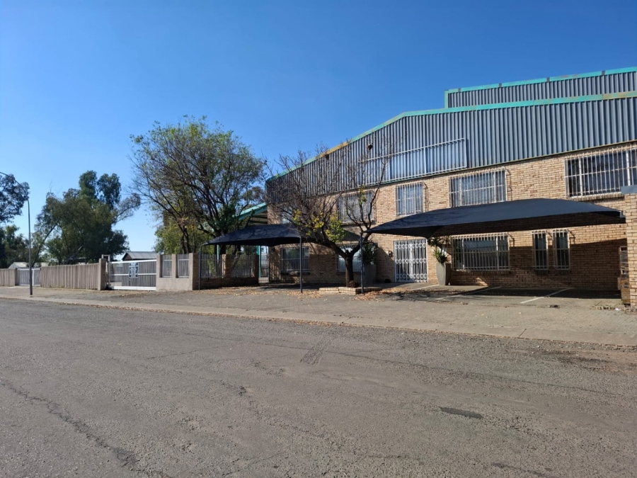 To Let Commercial Property for Rent in Oos Einde Free State